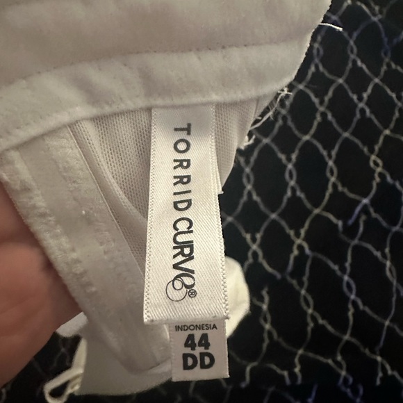 Torrid curve multi-way bra 44D - Picture 3 of 3